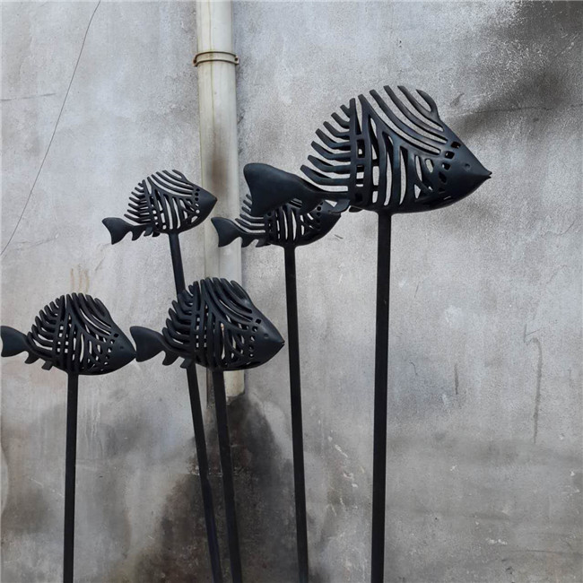 不銹鋼雕塑的創(chuàng)作技巧有哪些