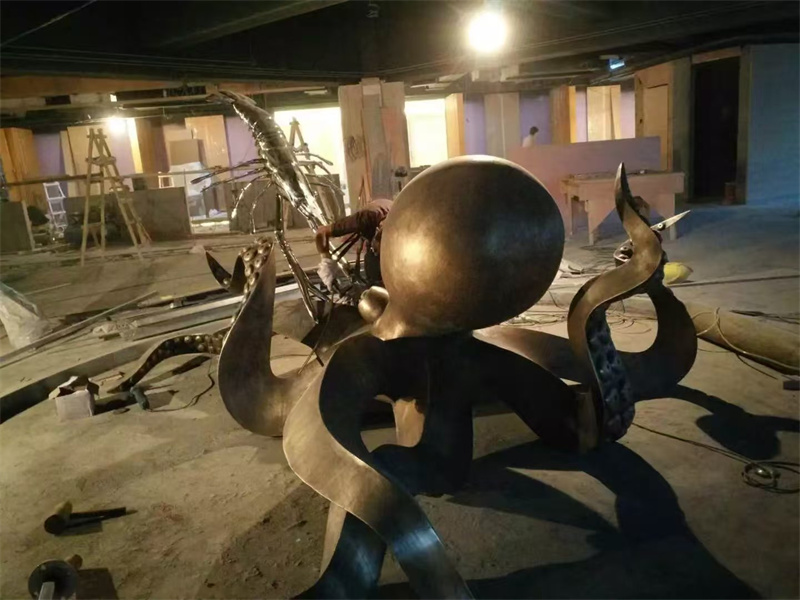 校園雕塑蘊(yùn)含的文化育人內(nèi)涵