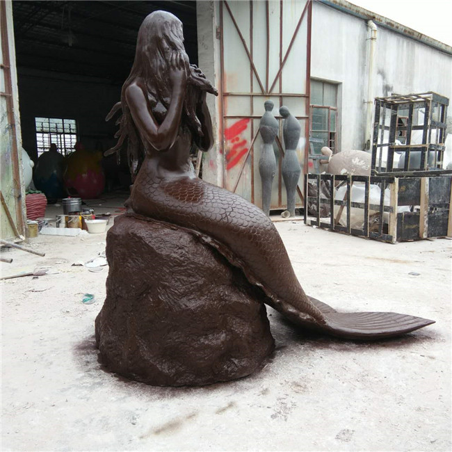 抽象雕塑制作的創(chuàng)意實現(xiàn)方法