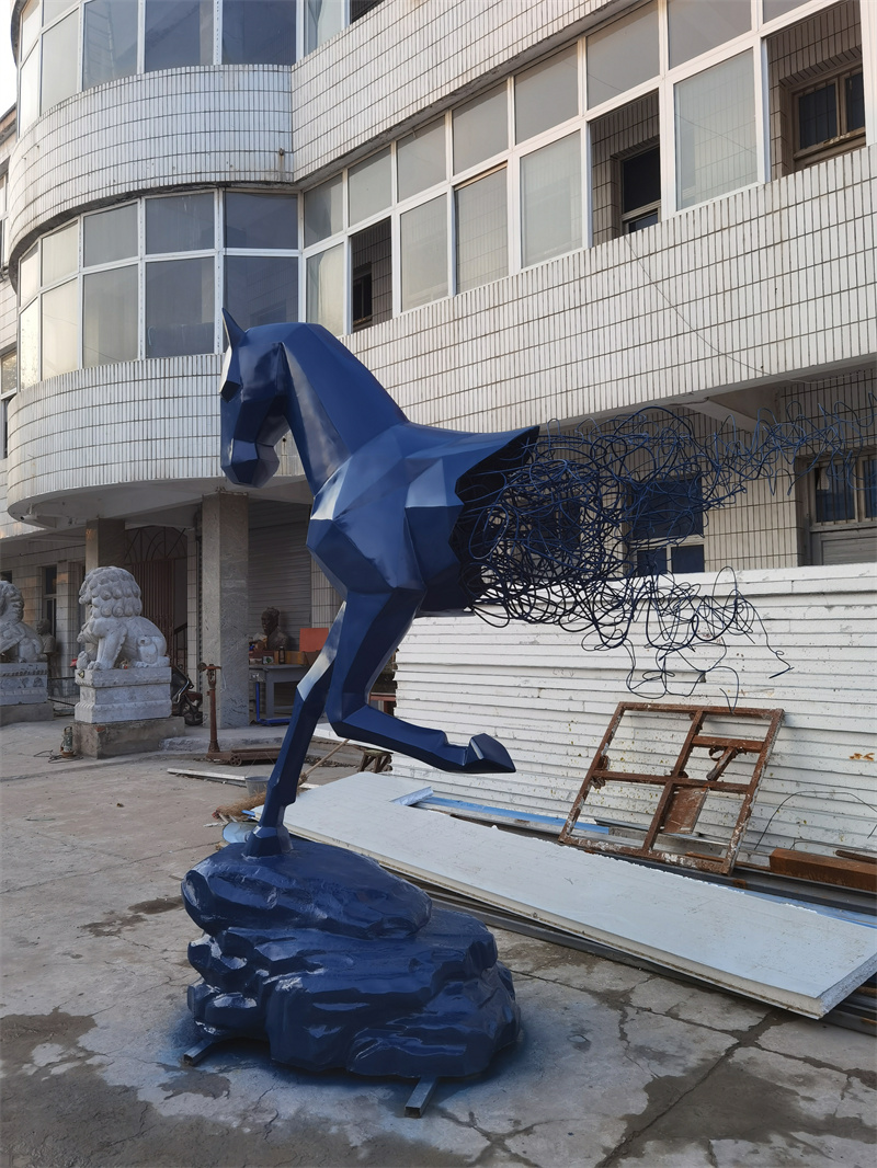 玻璃鋼雕塑在公共藝術中的作用