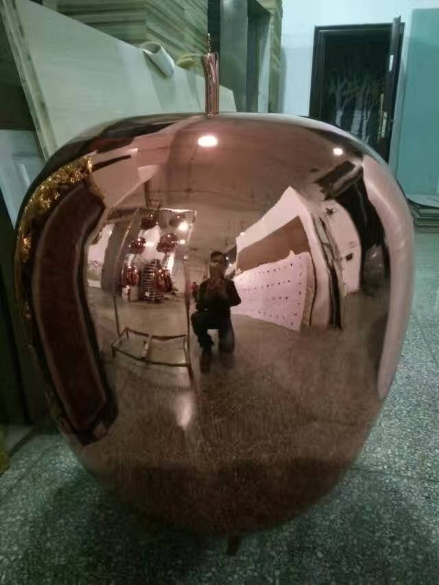 不銹鋼雕塑在公共藝術(shù)中的應(yīng)用